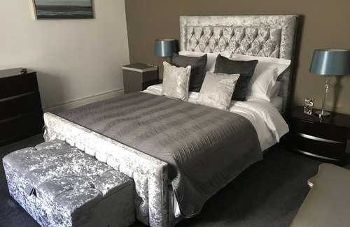 Worcester Apartment | Boutique Suites Worcester - Tudor Suite