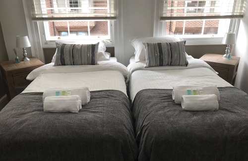 Worcester Apartment | Boutique Suites Worcester - Tudor Suite