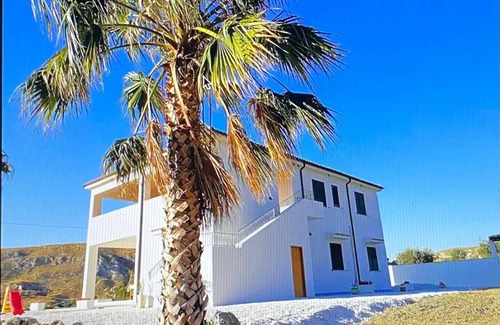 Montallegro Apartment | 'Bovo Marina' Room with Sea View, Shared Terrace and Air Conditioning