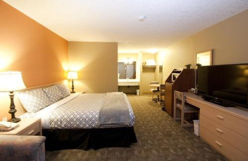 Cochrane Hotel | Bow River Inn