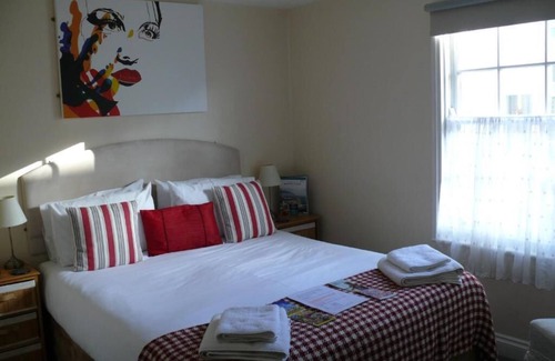 Hove House | Bow Street Runner