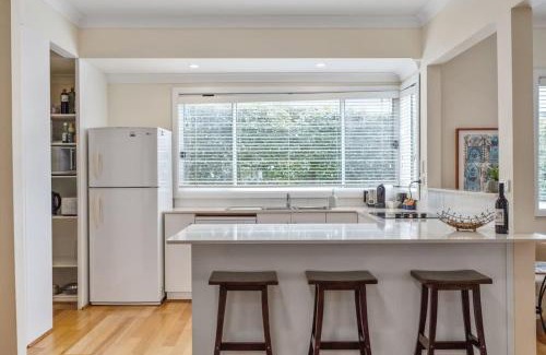 Hyams Beach House | Bowen View - pet-friendly home near Hyams Beach