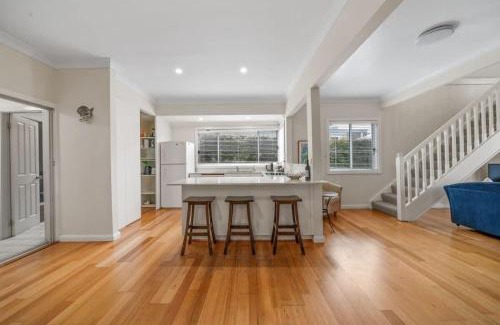 Hyams Beach House | Bowen View - pet-friendly home near Hyams Beach