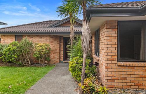 Bowentown House | Bowentown Bach - Waihi Beach Holiday Home