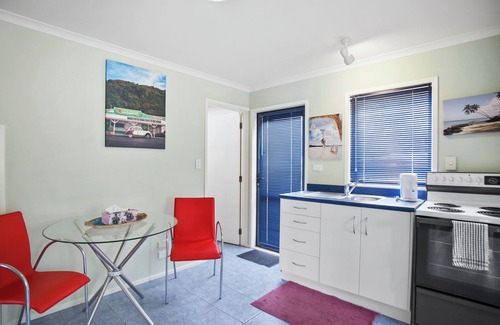 Bowentown House | Bowentown Relax - Waihi Beach Downstairs Unit