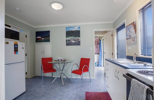 Bowentown House | Bowentown Relax - Waihi Beach Downstairs Unit