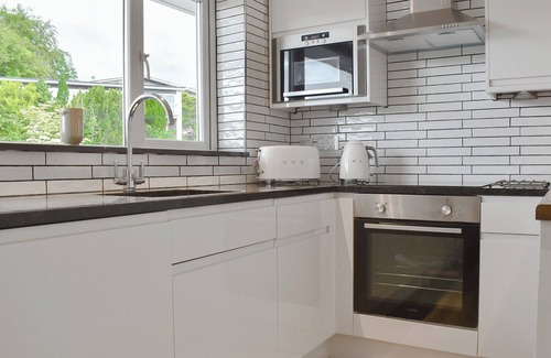 Bowness-on-Windermere Cottage | Bowness Apartment - UK11016