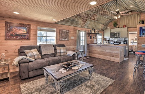 Wise County Cabin | Boyd Countryside Cabin w/Patio & Farm Views