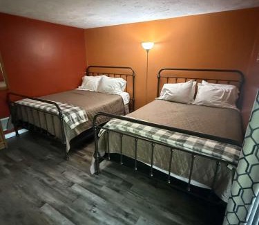 Boyne Falls House | Boyne Mountain Condo -Sleeps 12