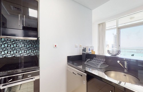 Dubai Marina Apartment | BR Luxe 1 BDR Apartment w/Balcony and Sea Views