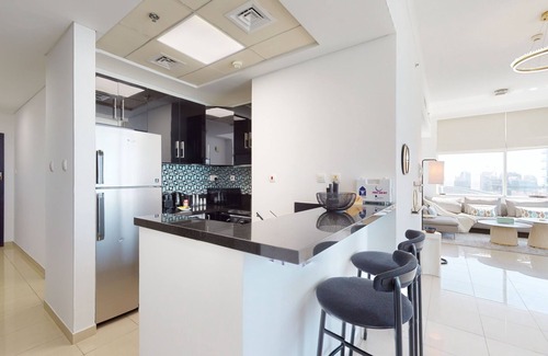 Dubai Marina Apartment | BR Luxe 1 BDR Apartment w/Balcony and Sea Views