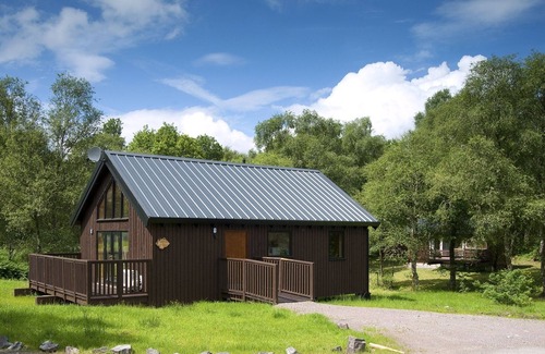 Dallavich Cabin | BRACKEN is a beautiful log cabin with lovely outlook over open meadow.