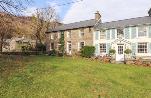 Beddgelert House | Brackenbury Cottage