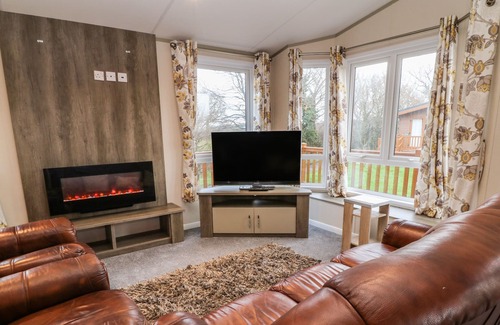 Broadwoodkelly House | BRAEBURN LODGE, pet friendly, with a garden in Winkleigh
