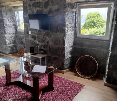Sao Roque do Pico House | Bragada Stonehouse