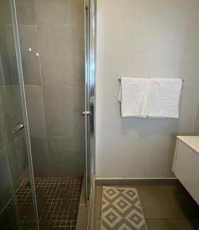 Greater Johannesburg Metropolitan Area Apartment | Braham Apartments - The Oasis 48B