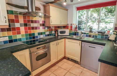 Staithes House | BRAMBLE CORNER COTTAGE, family friendly in Staithes
