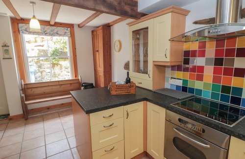 Staithes House | BRAMBLE CORNER COTTAGE, family friendly in Staithes