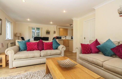 Falmouth House | BRAMBLE COTTAGE, pet friendly in Falmouth