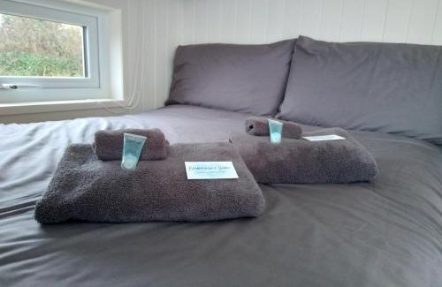 Jamestown House | Bramblewick House Glamping