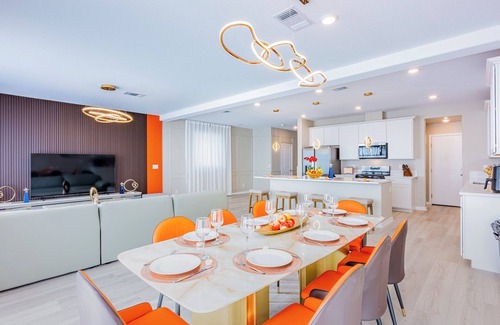 Enterprise Villa | Brand New 2 Villa Hotel 10B.R 12 king Bed Hospitality team extended family07/17