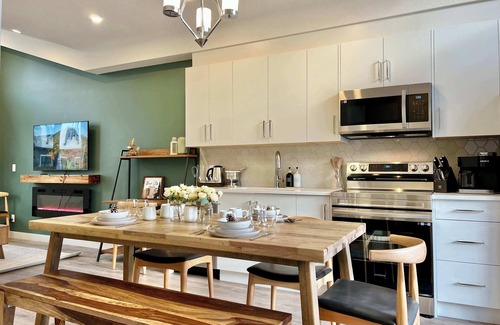 Harvie Heights House | Brand New 3 BD Townhome - Amazing Mountain Views