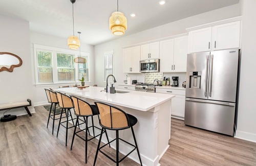Springfield House | Brand New 4-bedroom 2- story house in Historic Springfield