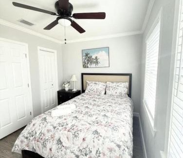Fort Walton Beach Villa | Brand New 5-Bedroom Beach Villa -1 Minute to Beach