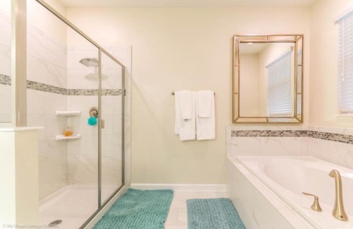 Davenport House | Brand New Butterfly Large Home Away