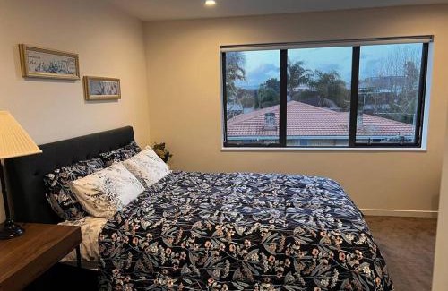 Royal Oak Apartment | Brand New & Central - 3 Bedrooms with 3 En suites
