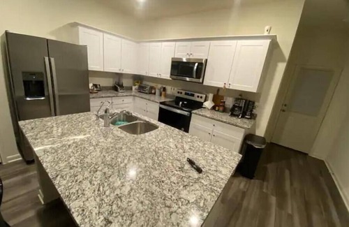 Medina Valley House | Brand new, charming home