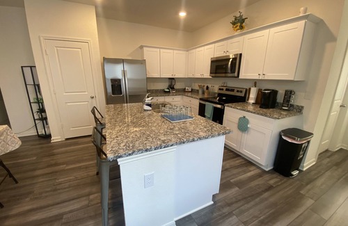 Medina Valley House | Brand new, charming home