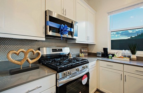 North Gateway House | Brand new community! Modern and stylish Casita with mountain view