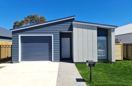 Paraparaumu House | Brand New & Cosy in Kapiti - New 3-Bedrooms 4-Beds in Paraparaumu