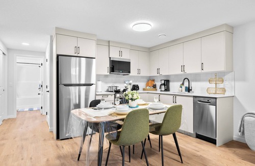 Keith House | Brand-New Cozy-2BR|1Bathroom Suite Nr Calgary|HWY1&Banff|Sleep4