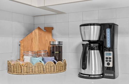 Keith House | Brand-New Cozy-2BR|1Bathroom Suite Nr Calgary|HWY1&Banff|Sleep4