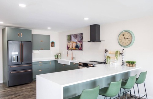New Haven House | Brand new cozy waterfront house w jacuzzi
