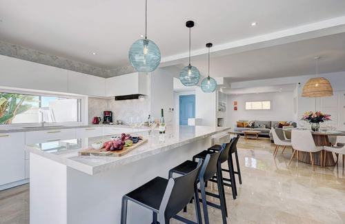 Mijas Villa | Brand New Lux Villa & Guest House, Sea & Mtn. Views, Heated Pool, Walk to Beach