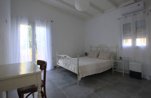 Skafidia House | Brand new house with garden, next to the beach.