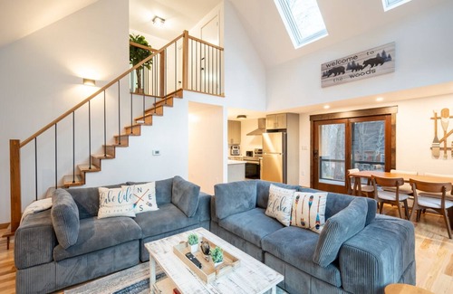Locust Lake Village Cabin | Brand new Lakehouse short walk to lake