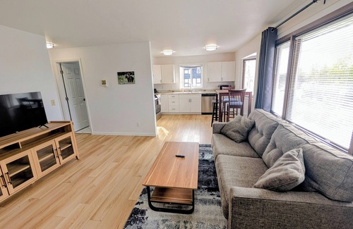 Fairview Apartment | Brand New Large 2Bd/1Ba Apartment - Near Downtown, King Bed!