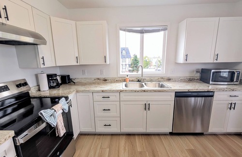 Fairview Apartment | Brand New Large 2Bd/1Ba Apartment - Near Downtown, King Bed!