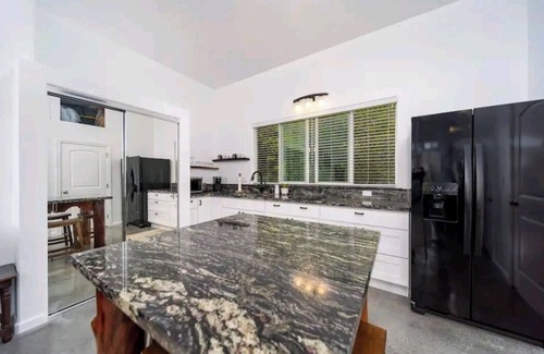 Keaau Apartment | BRAND NEW - Lave Suite - Large Studio Apartment