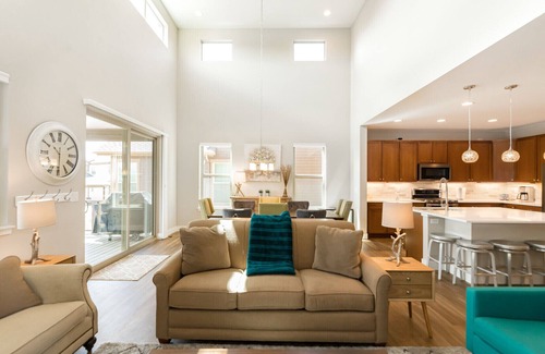 Grand Elk Ranch House | Brand New Luxury Mountain Home- Hot Tub, 3 King Beds, Bunk Beds, EVS car charger