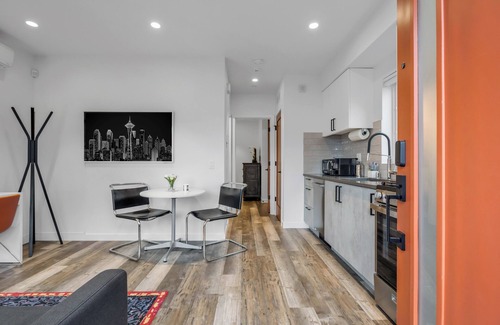 West Woodland Apartment | Brand New Modern Apartment in Ballard Brewery District