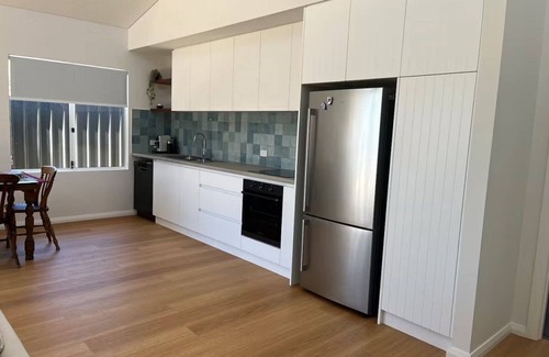 Augusta House | Brand new modern house minutes walk to the Blackwood River.