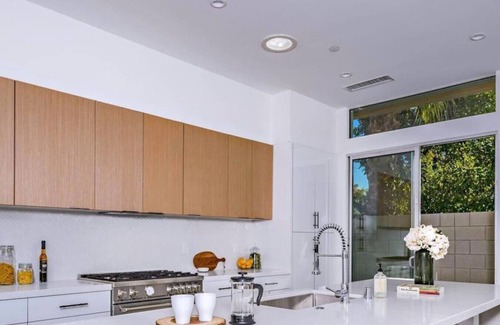Coachella Valley House | *Brand New* Modern Pool+nearJoshua Tree+Fun Hiking