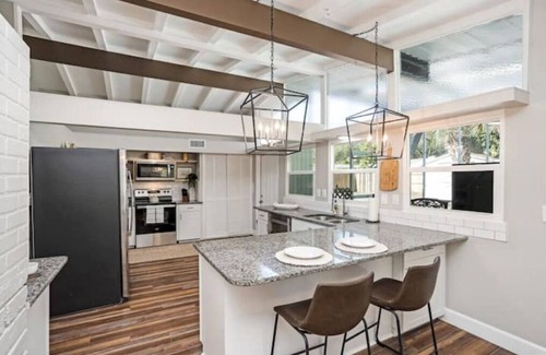 South Sarasota House | Brand new pool home 2 miles to Siesta beach