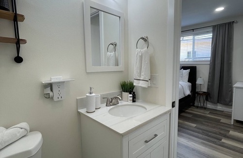 Oxnard Apartment | Brand New Private Apartment Near Beach/Restaurants