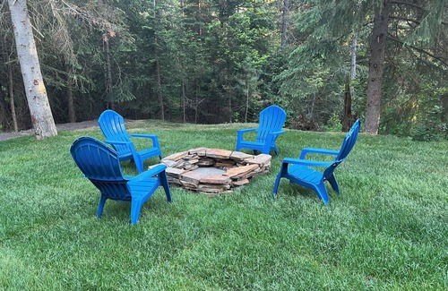 Coram Cabin | Brand New Prospector's Cabin with Hot-tub